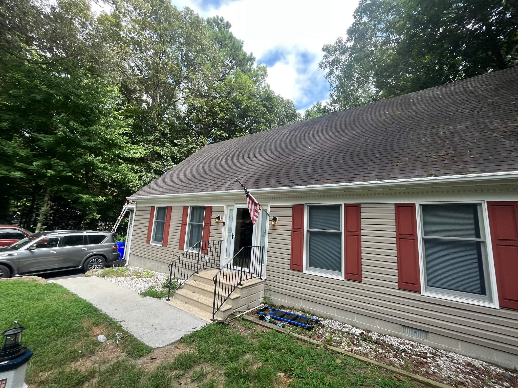 Ranch Home Roof Replacement: photo 1 of 6